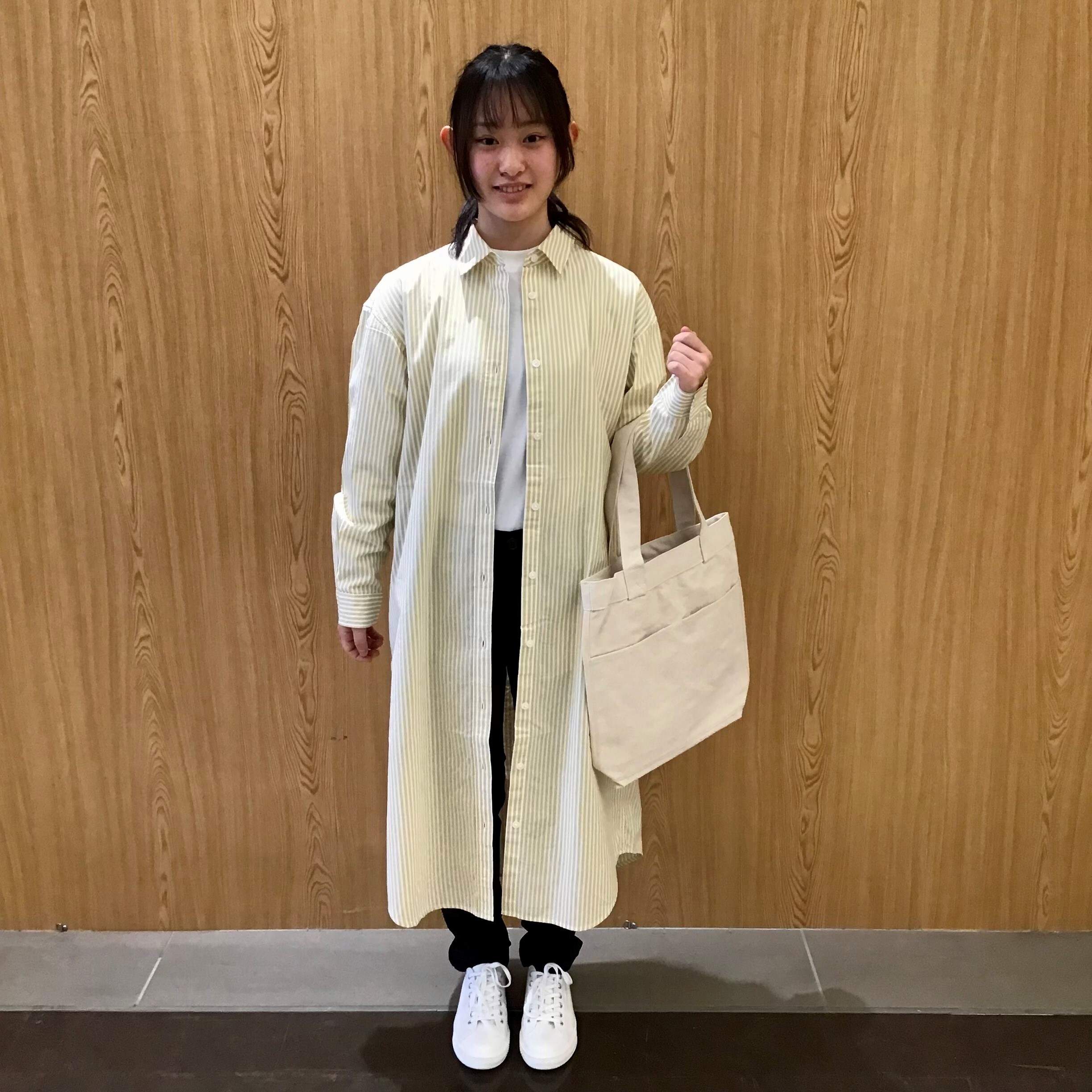 全身画像ワンピース前開き