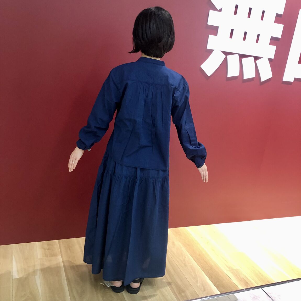 背後全身画像