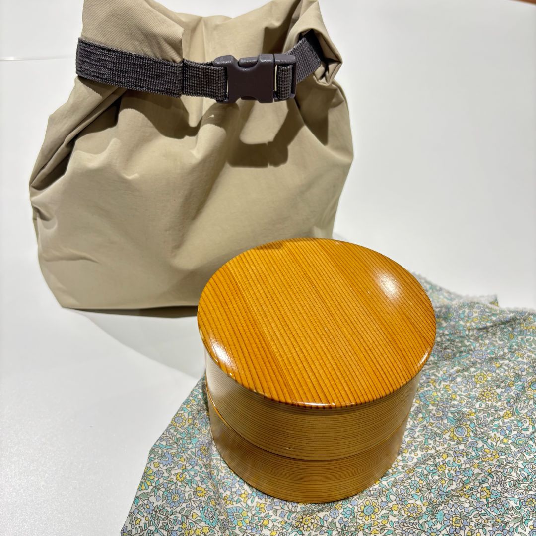 使いやすい高さが変えられるランチバックを紹介します。
