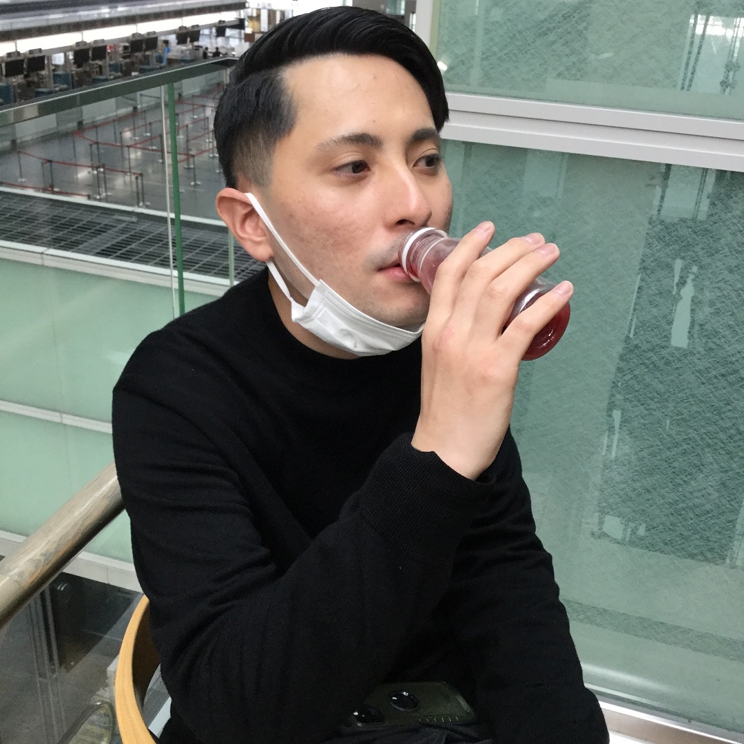 【セントレアスカイタウン】商品の説明をした後に店長に食べさせて感想を聞くお便り