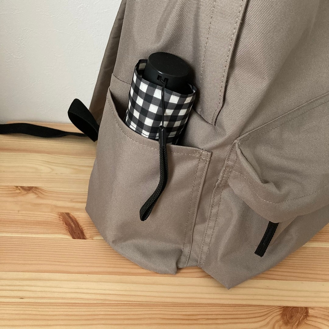 リュック　側面