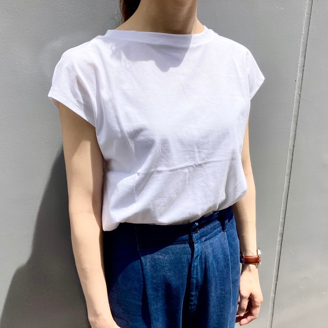 フレンチスリーブTシャツのコーディネート①アップ