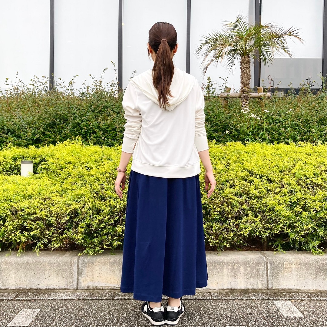 後ろ