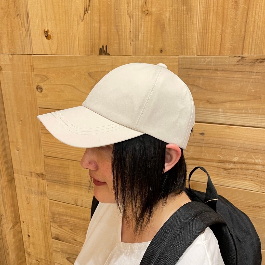 キャップ　Vネック　アップ
