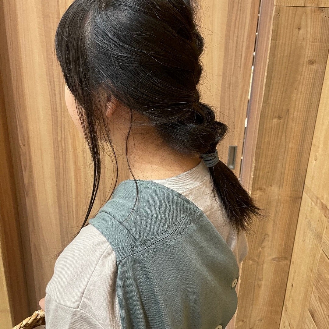 髪型　アップ