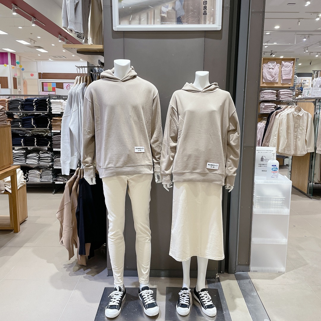 イオンモール香椎浜】男女兼用のプルオーバーパーカー｜ 無印良品