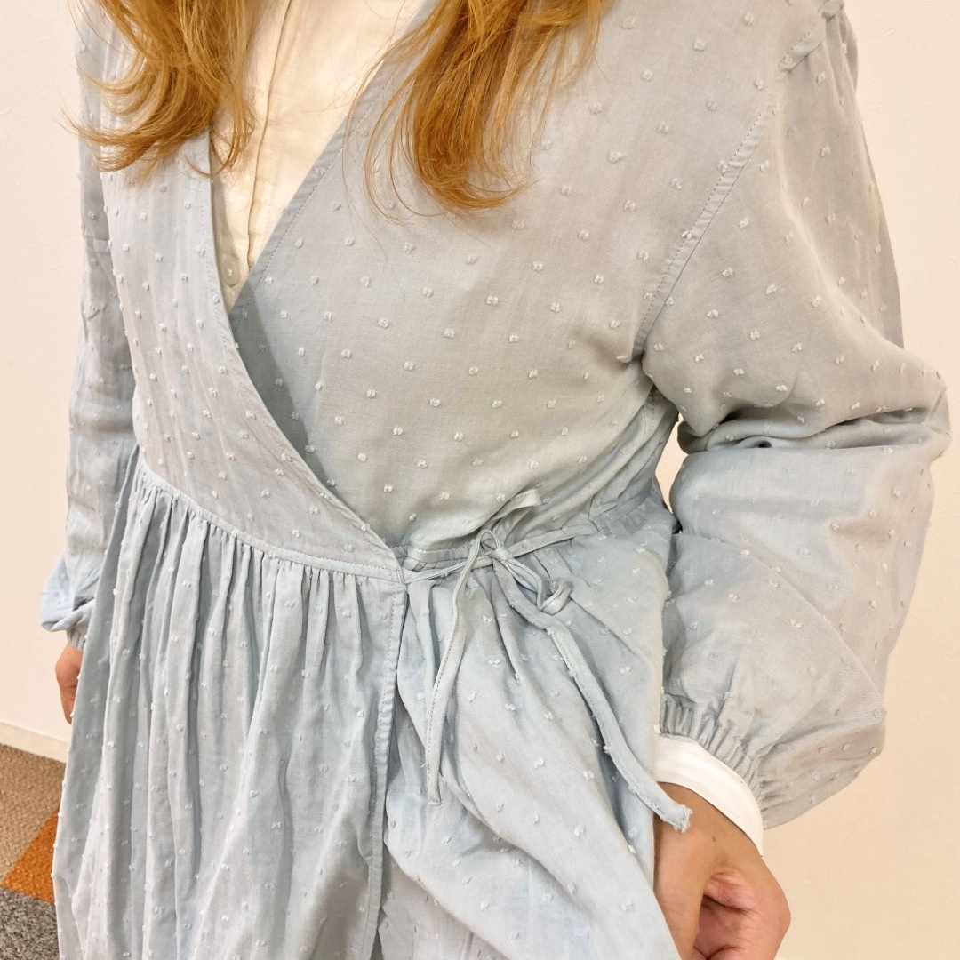 【ザ・モール仙台長町】凹凸のあるドビー織りで、立体感のあるドット柄になっている生地