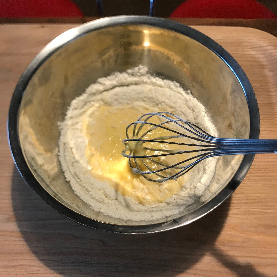 チーズケーキミックスをボールに入れた画像