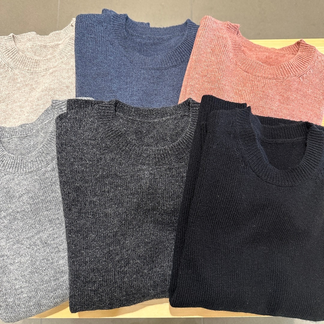 「紳士 洗えるウールミドルゲージクルーネックセーター」の画像