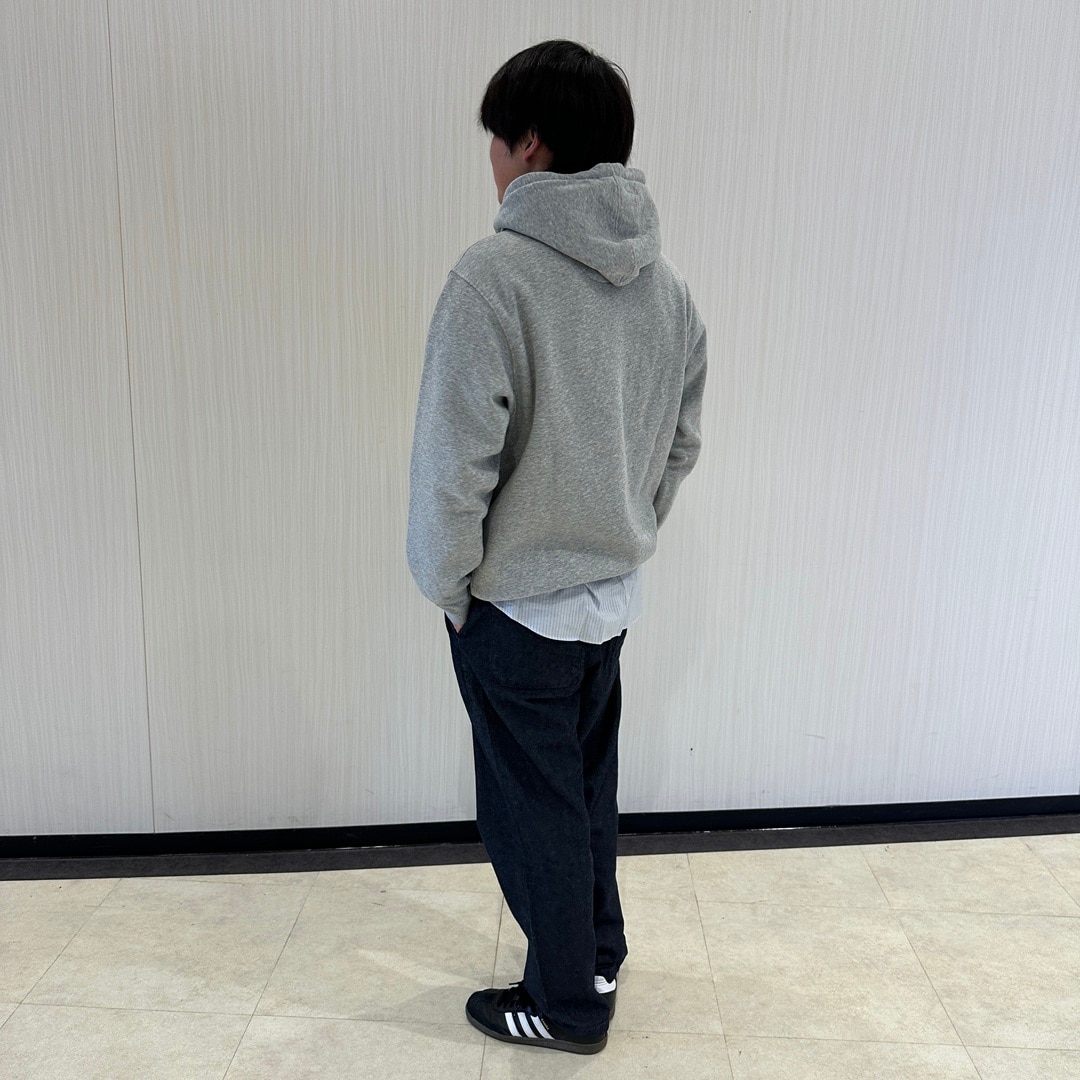 コーディネート後ろ姿