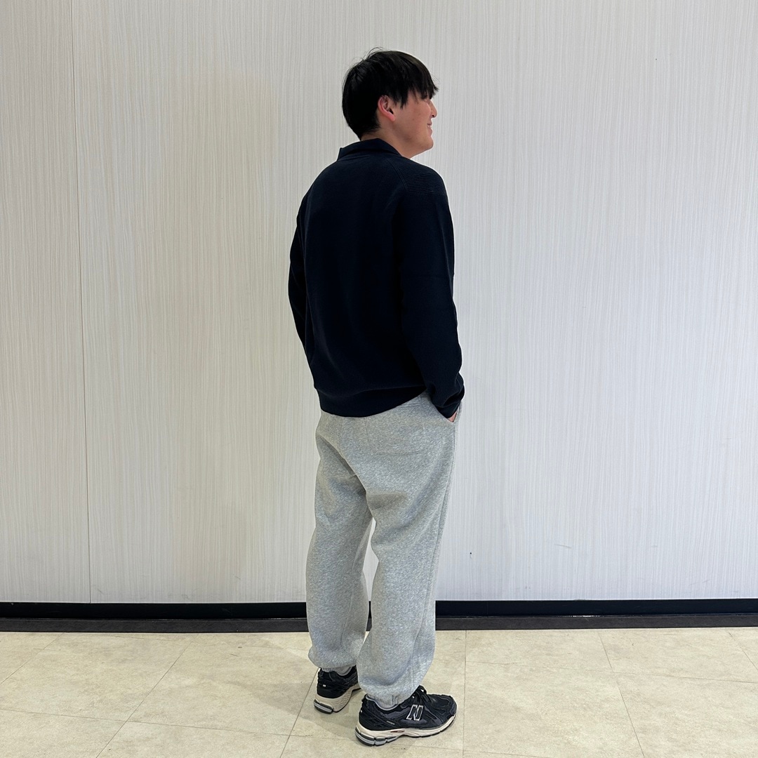 コーディネートの後ろ姿