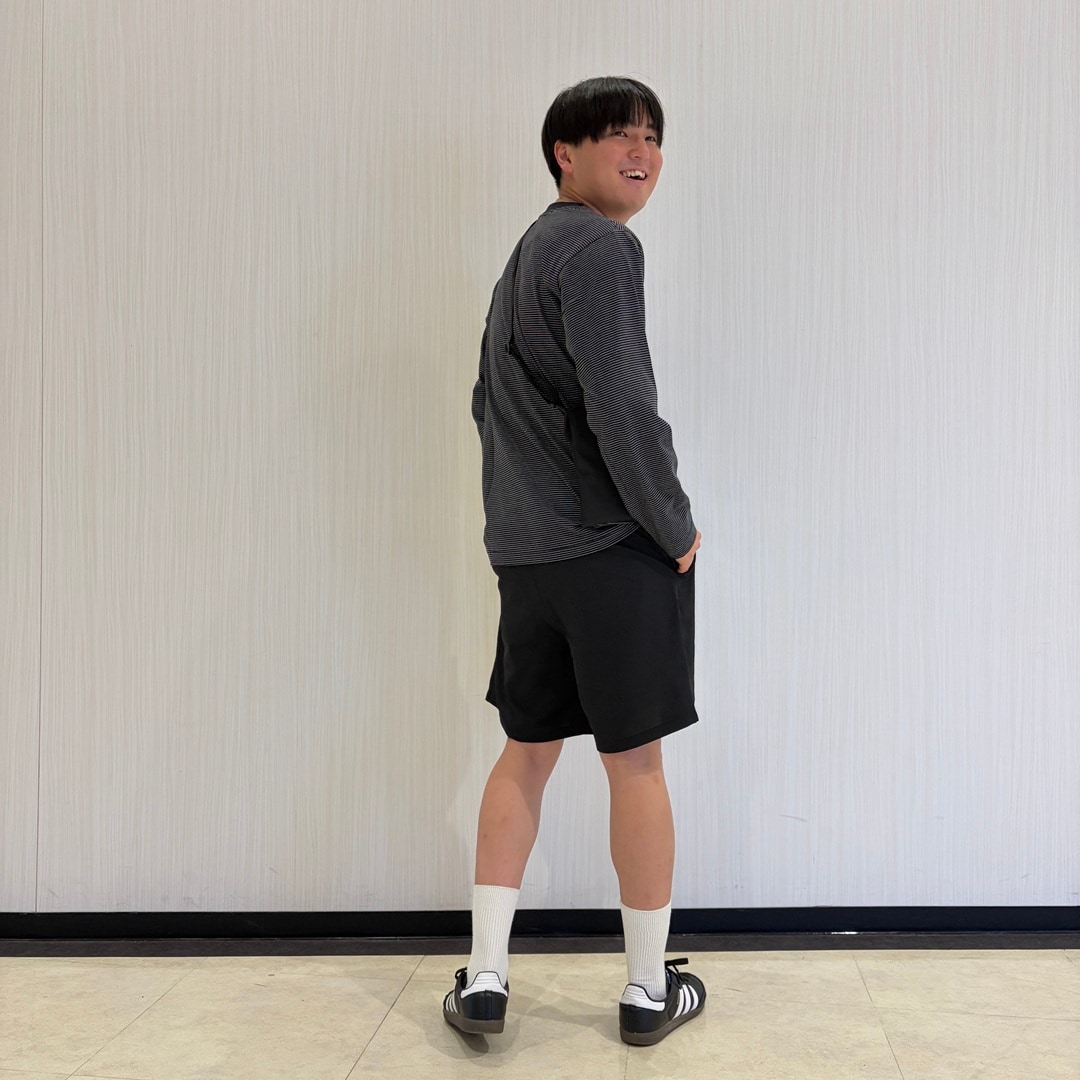 コーディネート　背面から