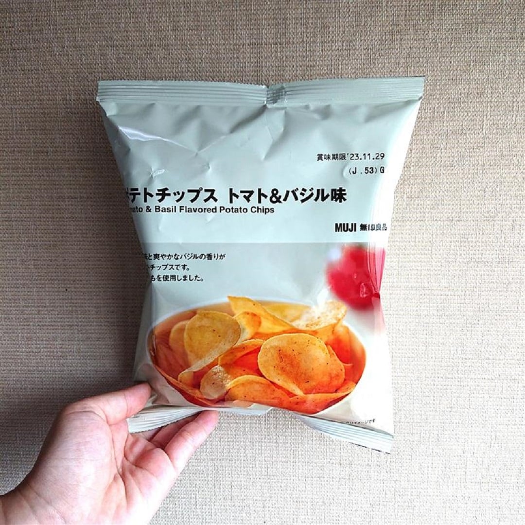 【アピタ島田】ポテトチップストマト＆バジル味パッケージ画像