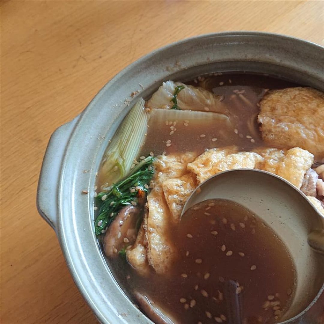 【アピタ島田】養生鍋スープをすくっている画像