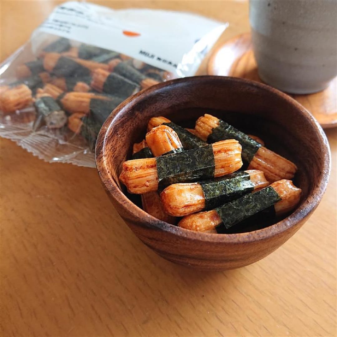 【アピタ島田】海苔あられをお茶に添えた画像