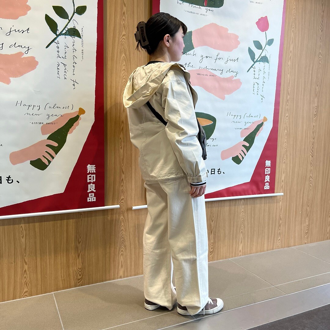 【アピタ島田】スタッフスナップ１４８ｃｍ後ろ