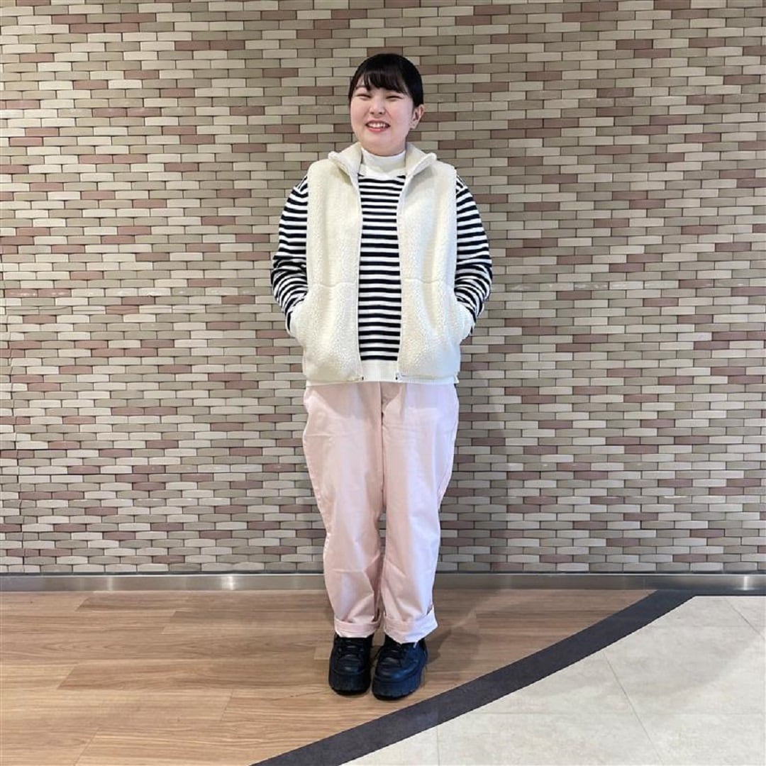 婦人コットンイージーテーパードパンツコーデ