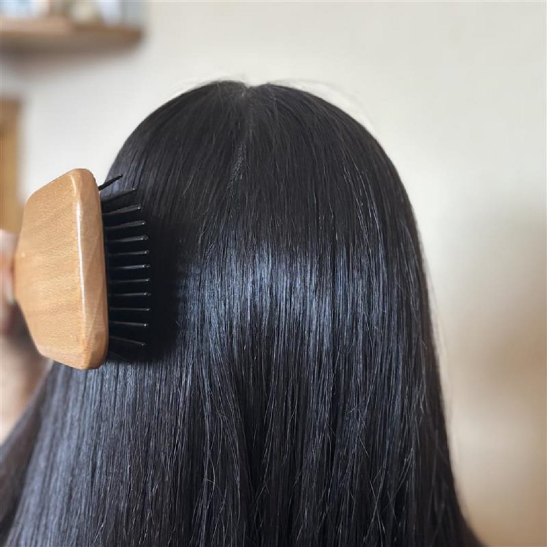 【アピタ島田】頭皮ヘアブラシ使用画像