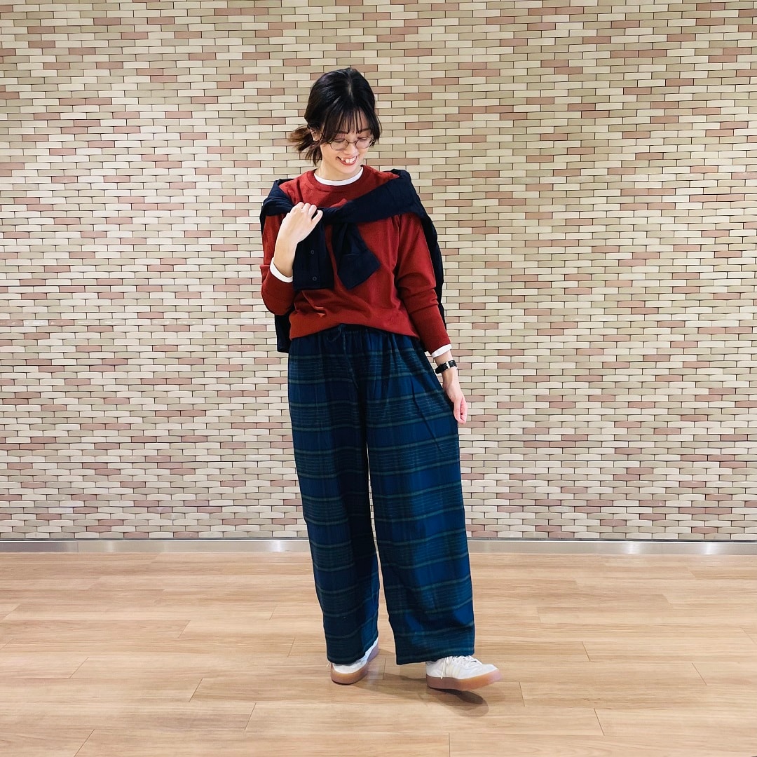 婦人ニットコーデ