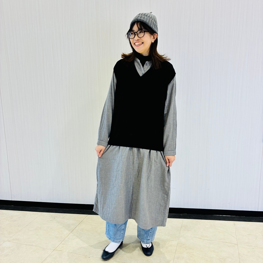 婦人ケーブルベストコーデ