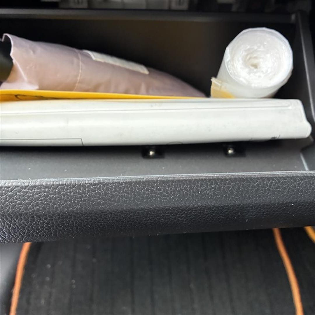 車内の収納ボックスにごみ袋