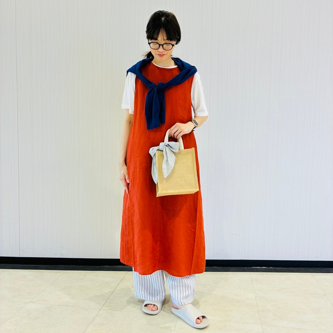 婦人リネンワンピコーデ