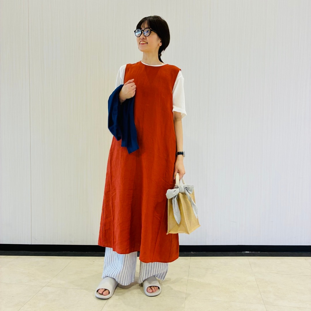 婦人リネンワンピコーデ