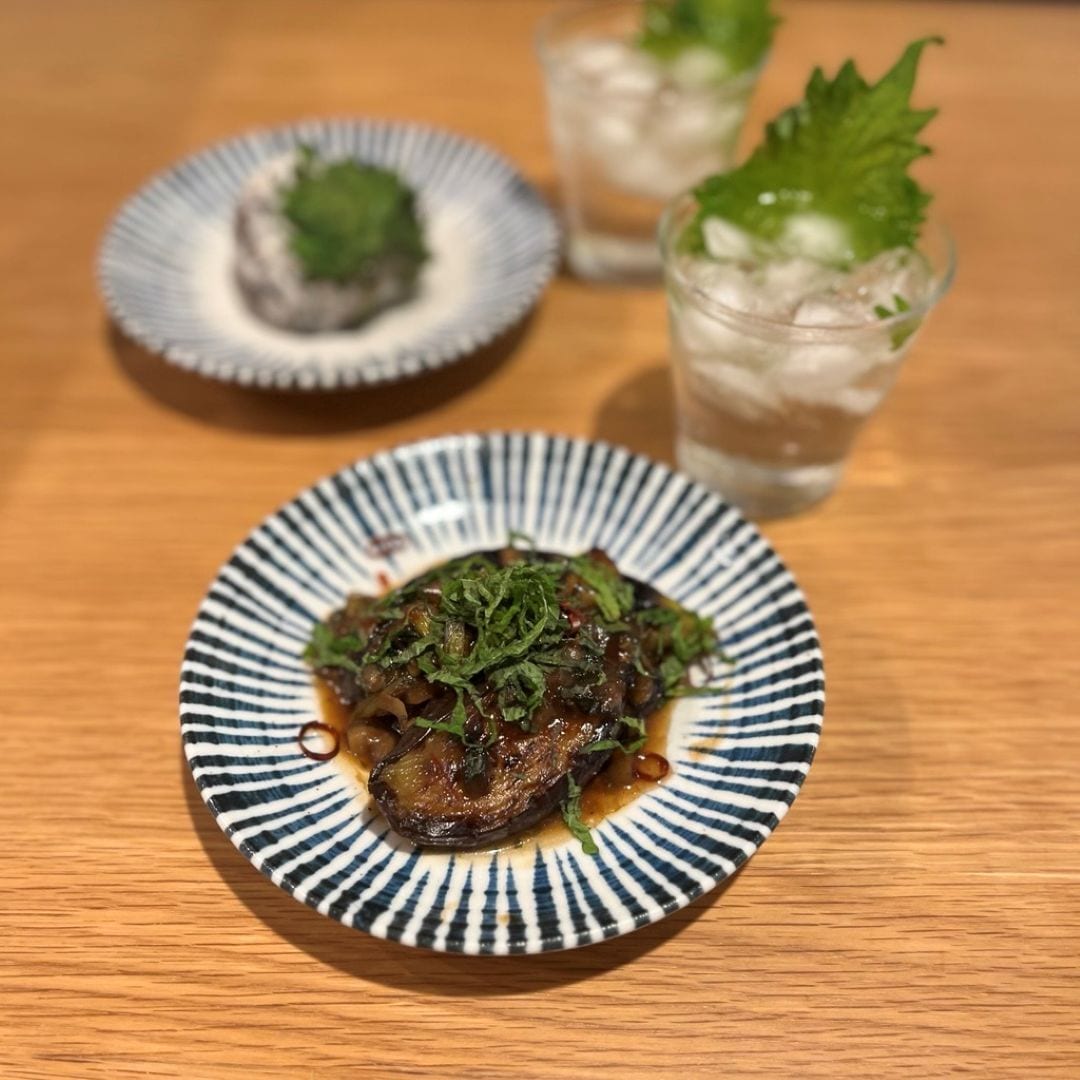 【アピタ島田】やたらダレの焼きなすとスパークリングウォーター　しそ　無糖