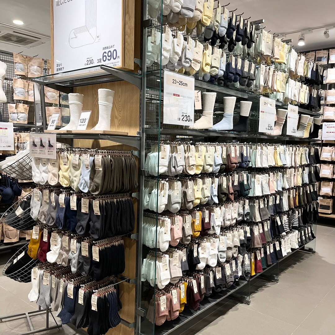 靴下　全体　売場