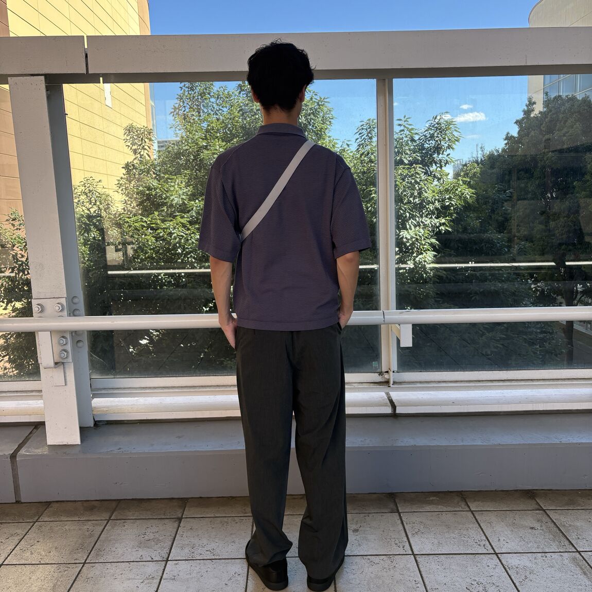 【イオンモール千葉ニュータウン】175cm_後ろ姿