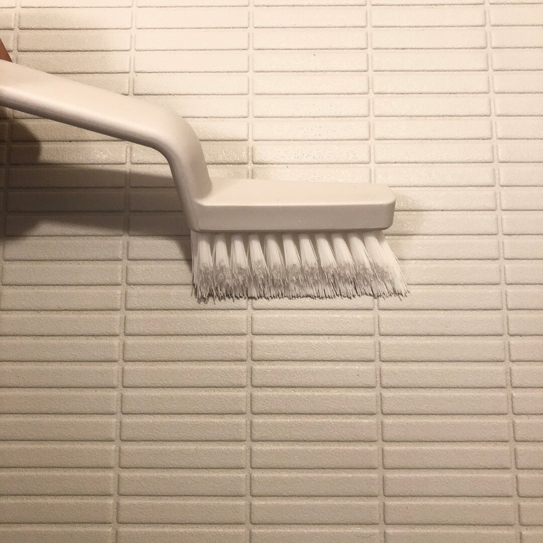 タイル目地ブラシの使用写真