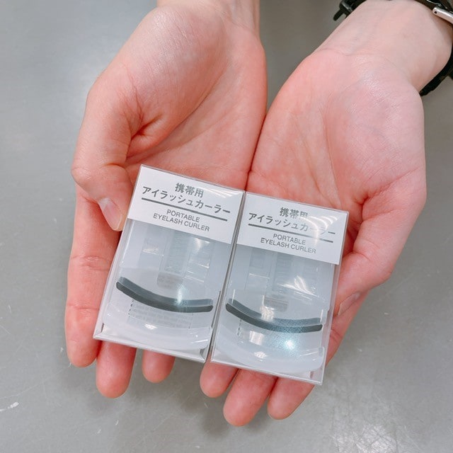 携帯用アイラッシュカーラーの写真
