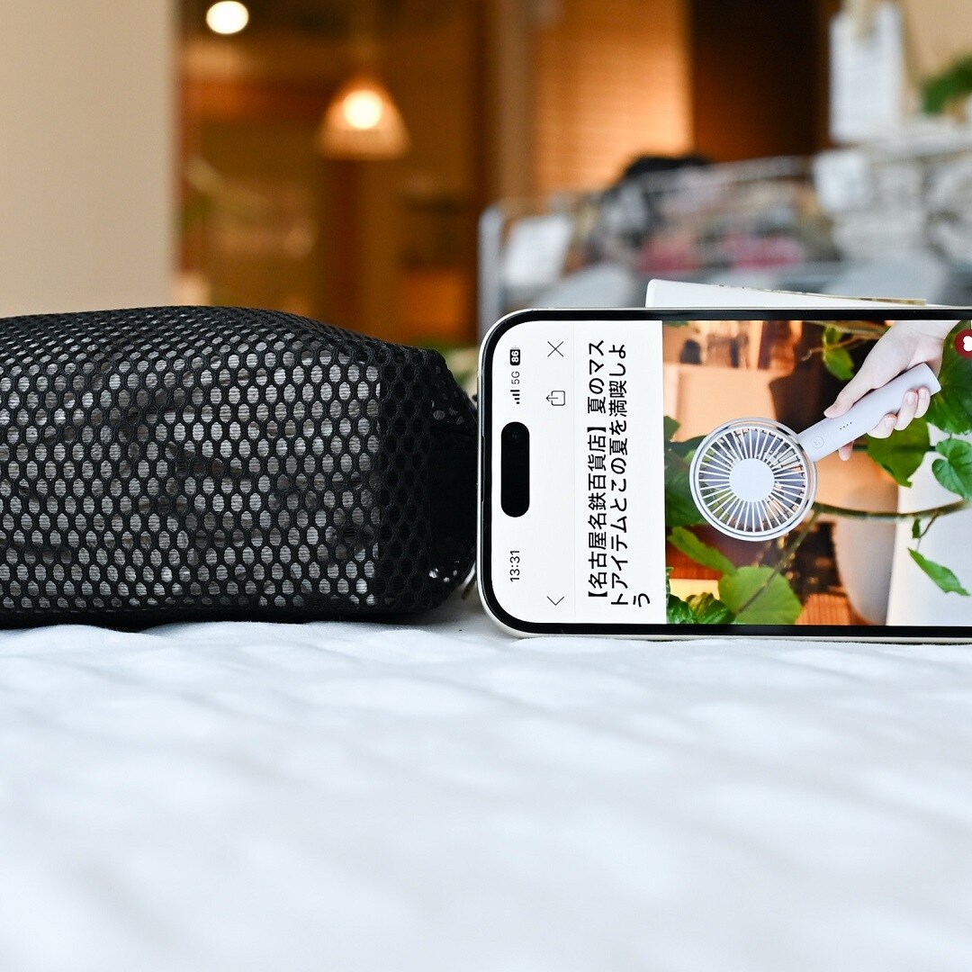 スマートフォンとケースの並び