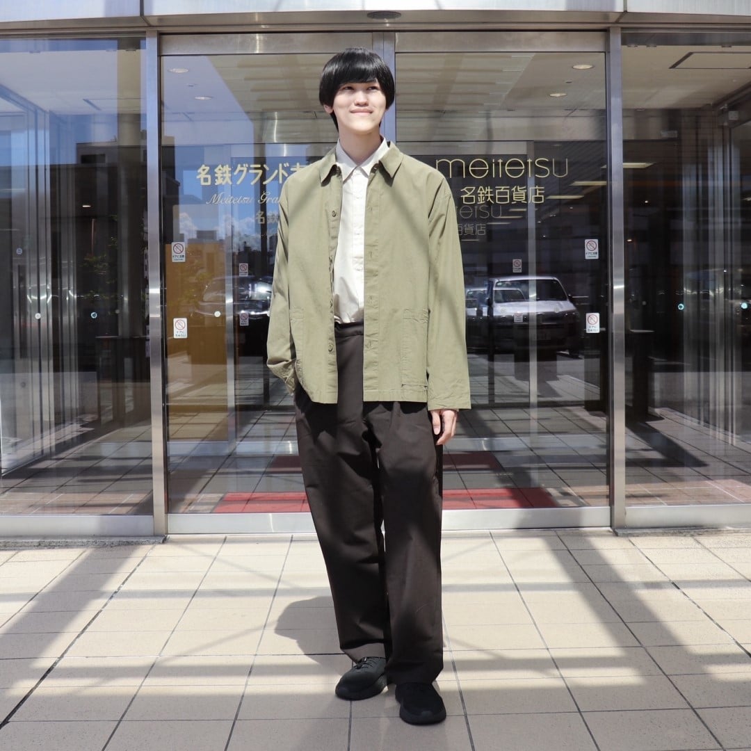 乾きやすいイージータックワイドパンツの写真