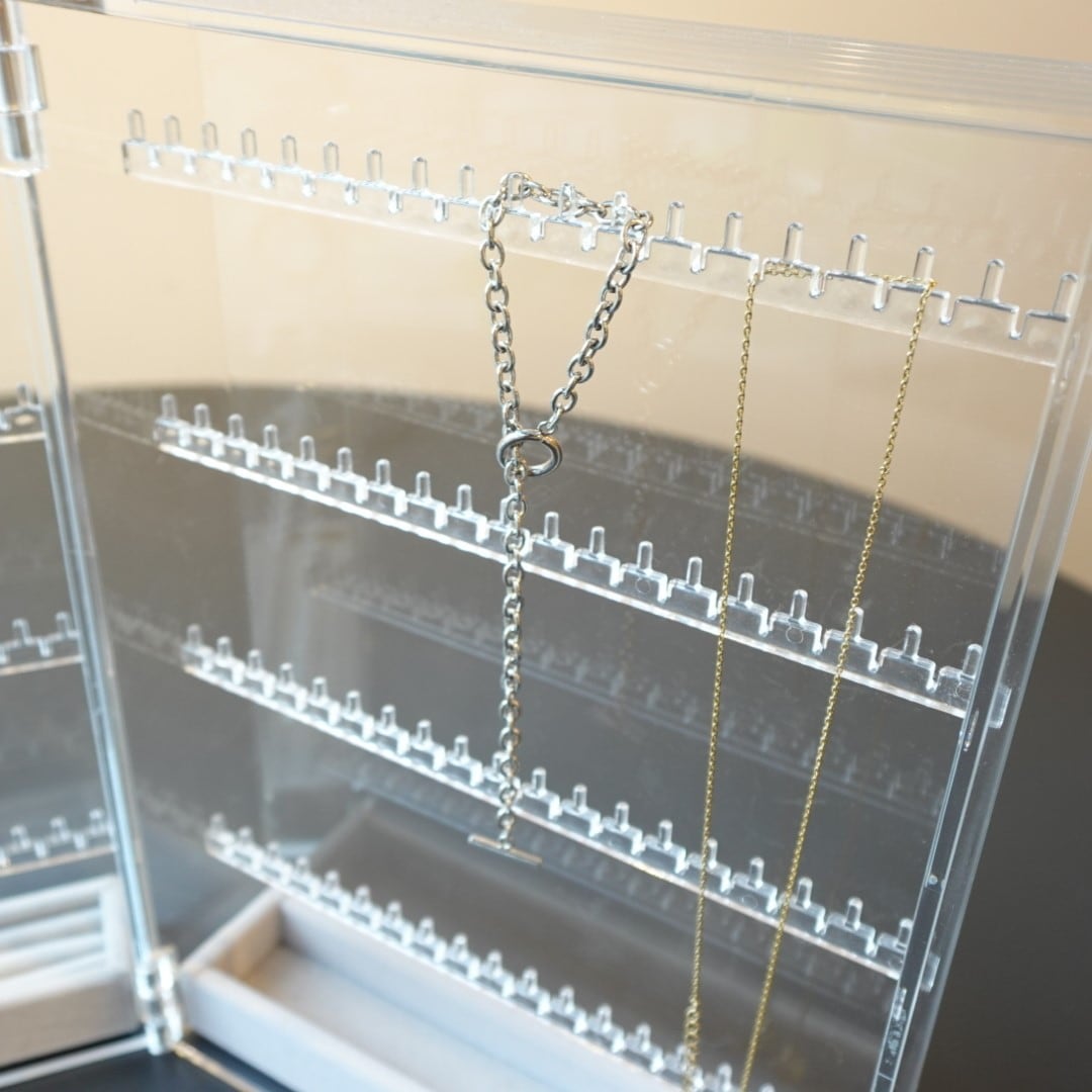 アクリルネックレス・ピアスケース・見開きタイプの写真