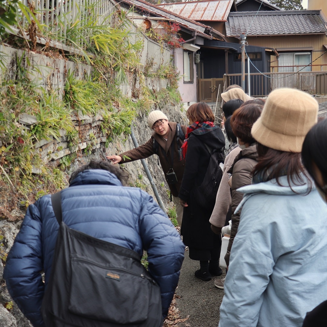 南さんが説明している写真