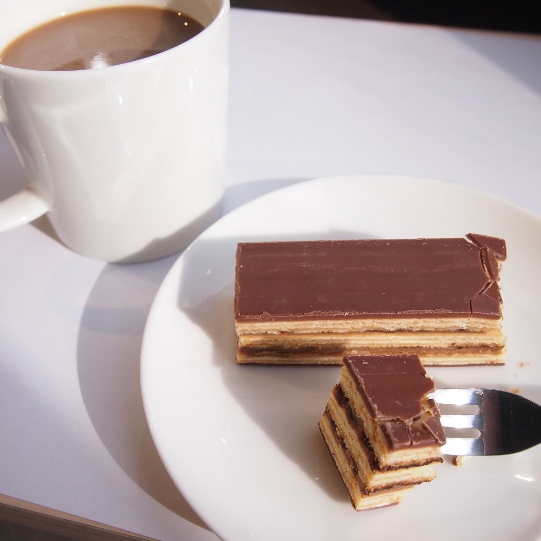 コーヒーとオペラケーキ