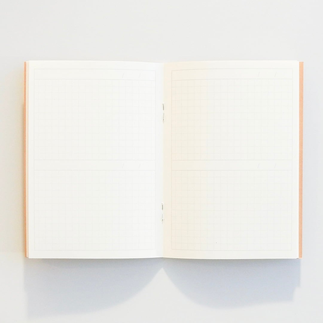 ノート2コマの写真