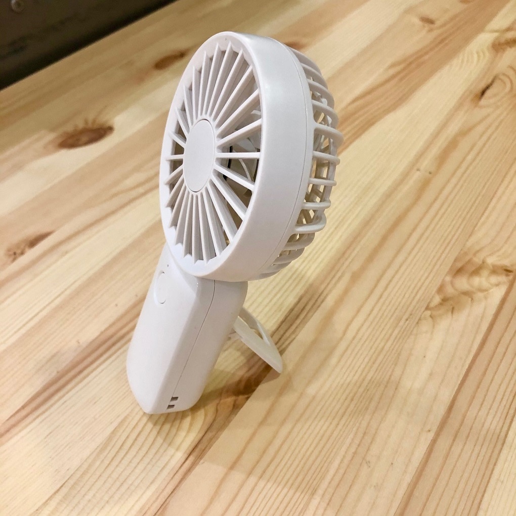 モバイルハンディファン　自立