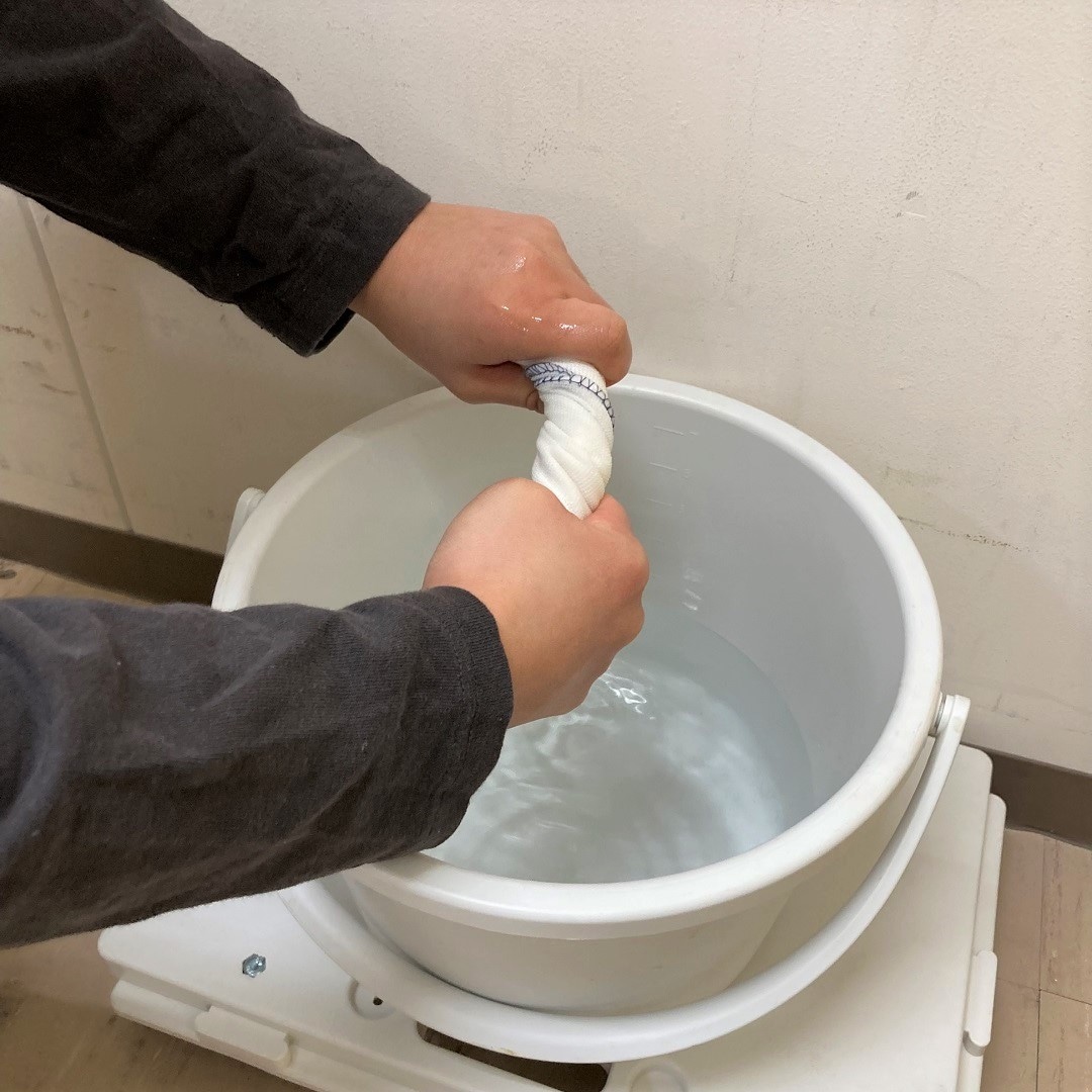 バケツとふきん