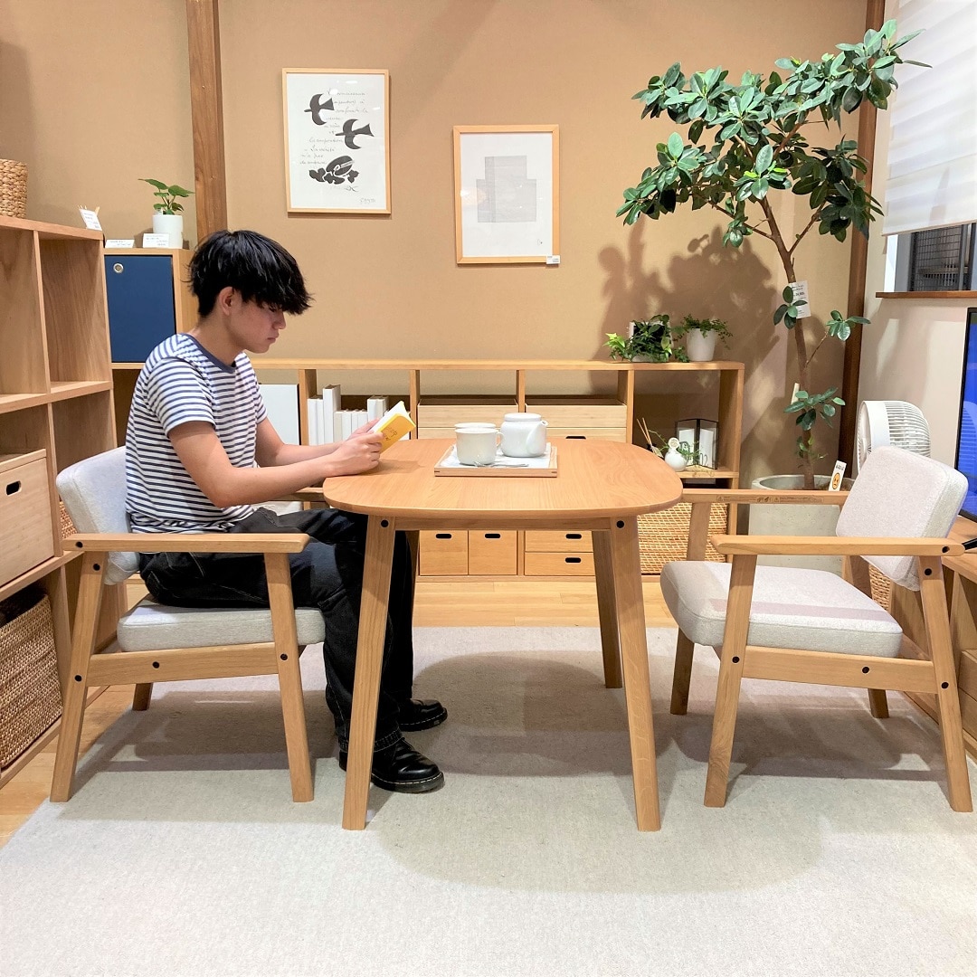 【イオンモールKYOTO】今月発売｜高さが変えられる木製テーブル