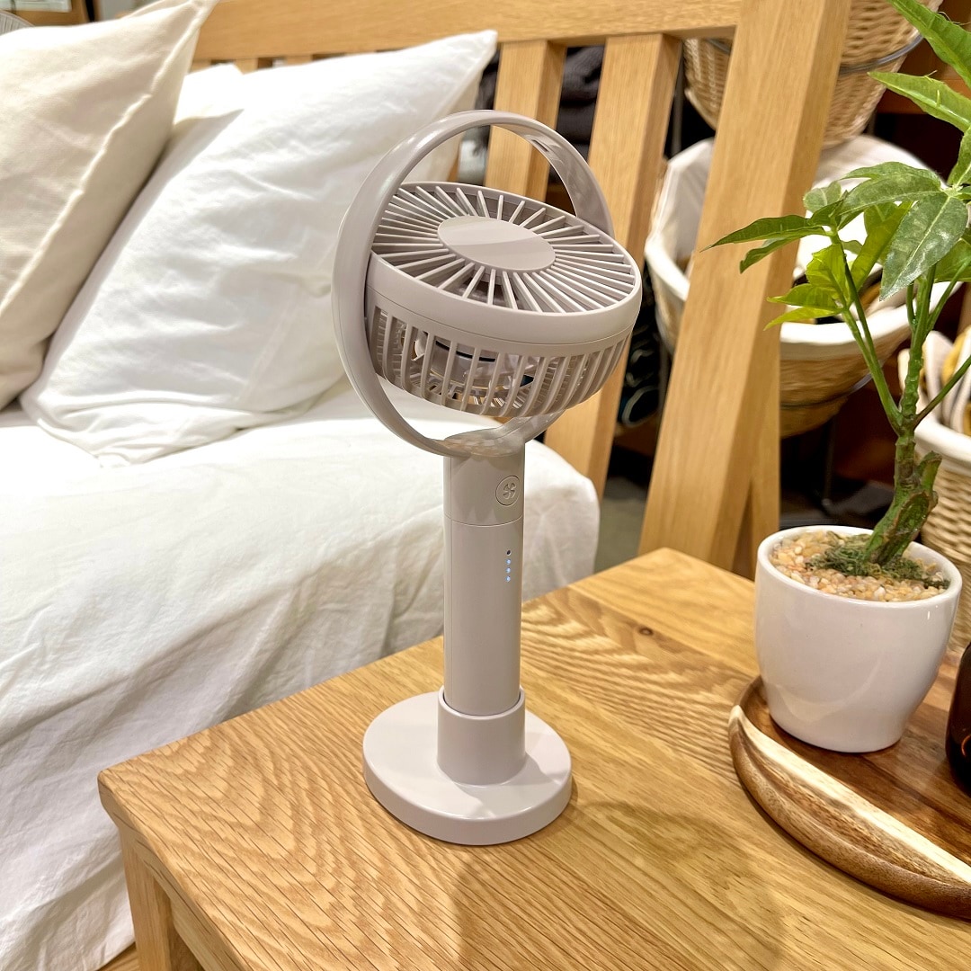 充電式ハンディファンの写真