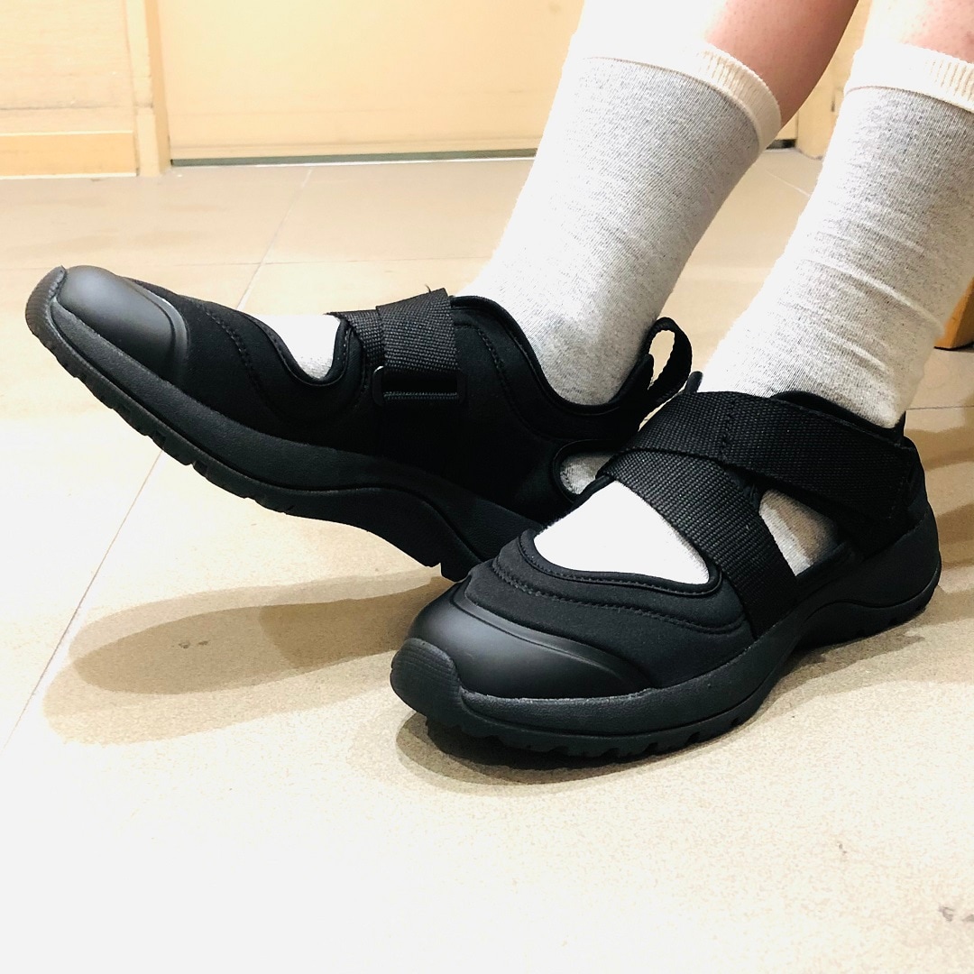 スニーカーサンダル