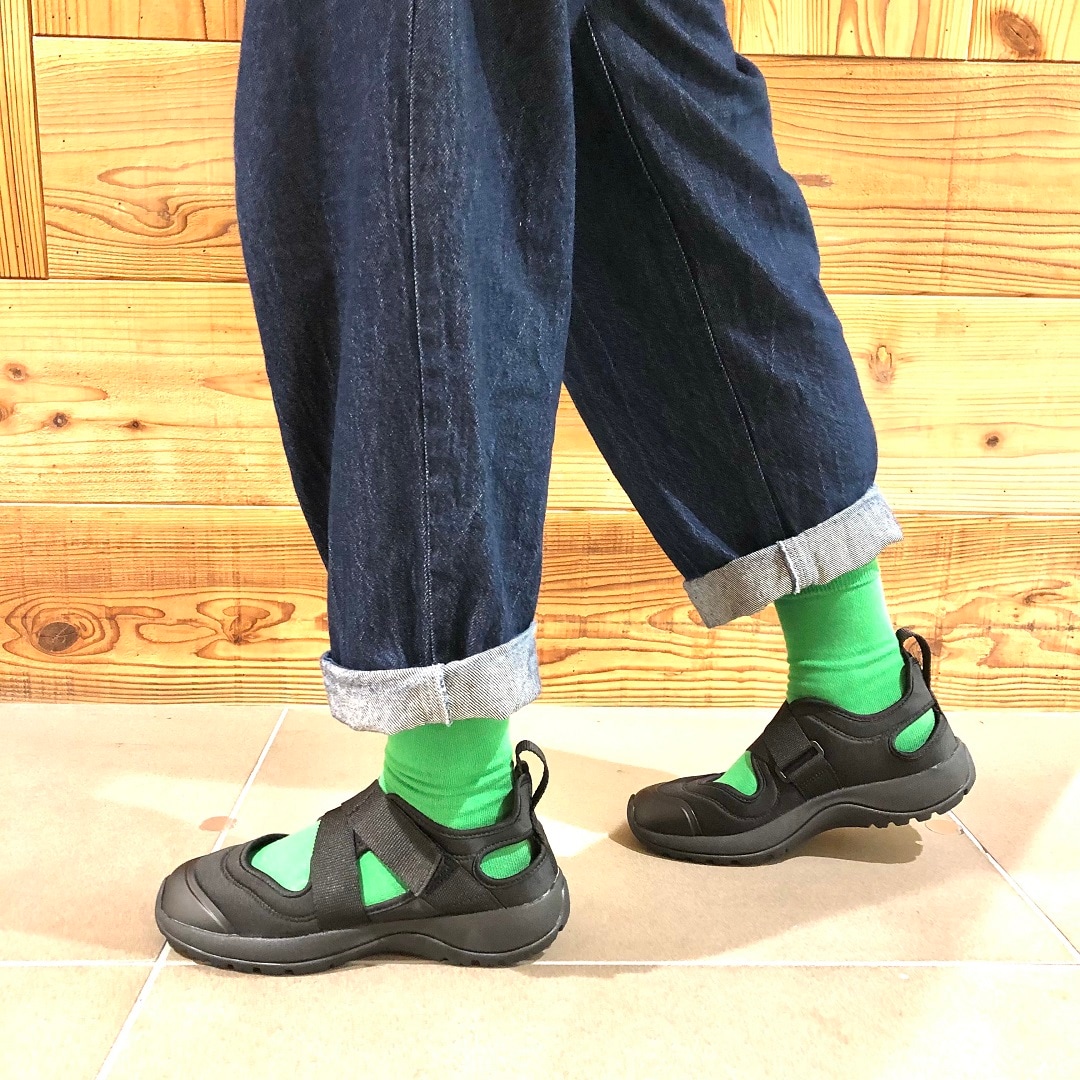 スニーカーサンダル