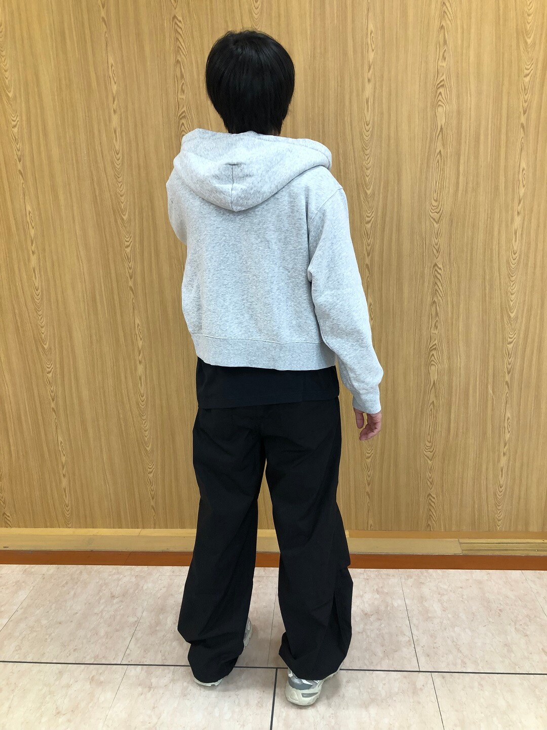 後ろ