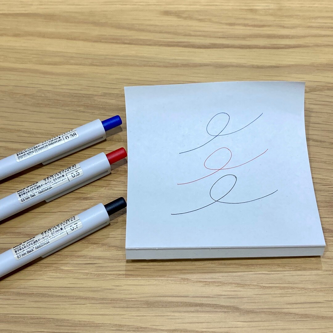 【アピタ阿久比】新商品　書き味なめらかな油性ボールペンのご紹介