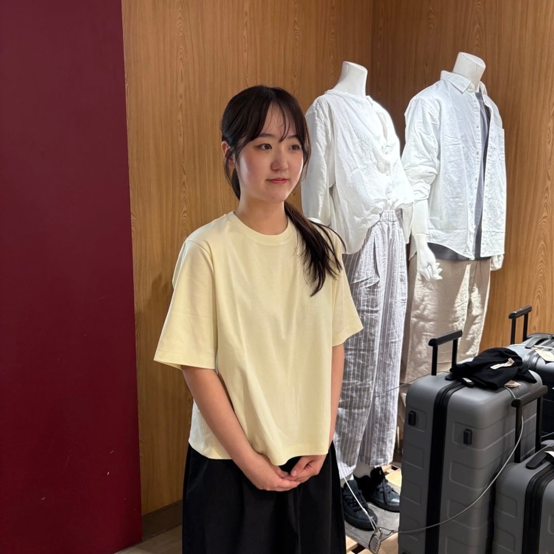 045526_260504 婦人Tシャツ上半身.jpg