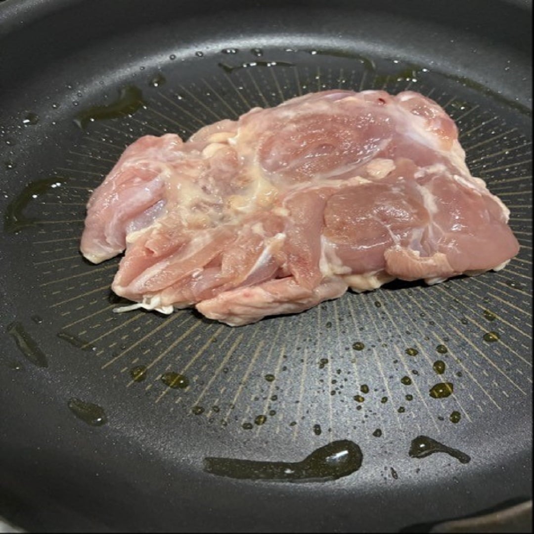 【テラスモール湘南】お肉炒める１