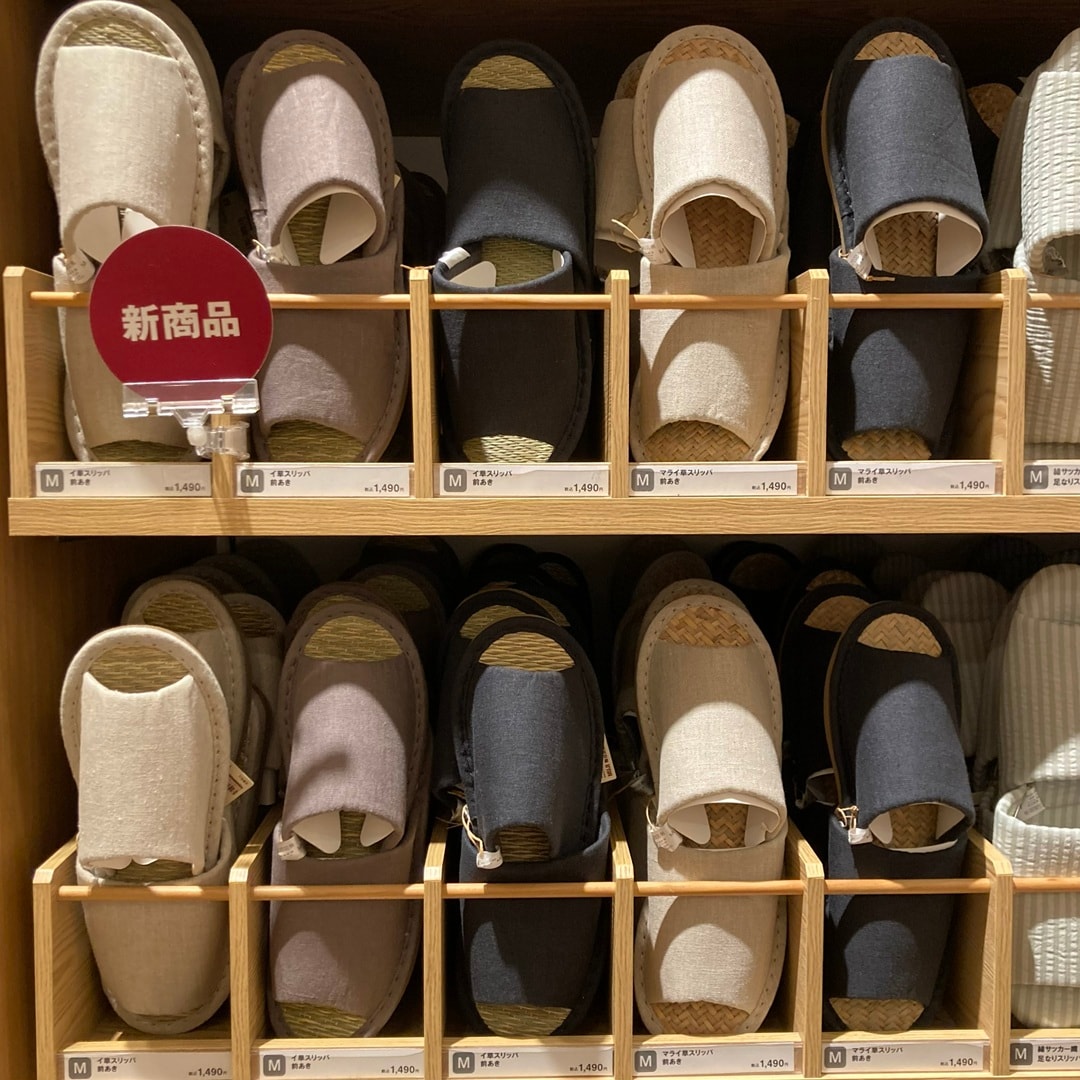 スリッパ売り場２