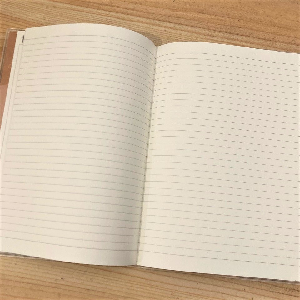 【テラスモール湘南】マンスリーノートの横罫線フリーページの写真